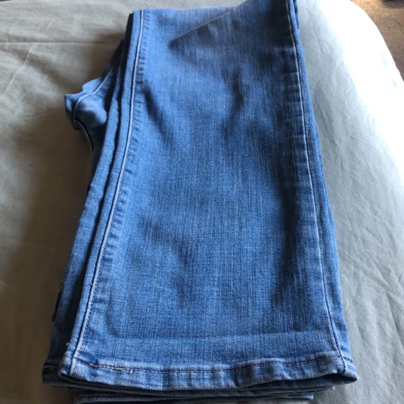 Levi’s jeans! - Picture 3 of 6